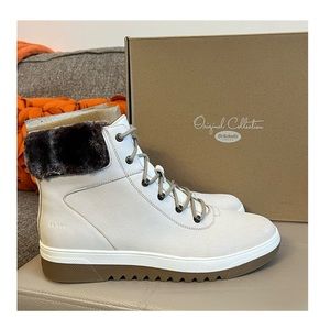 ❣️🆕 DR. SCHOLL'S Gear Up Lace-Up Suede Waterproof Booties❣️